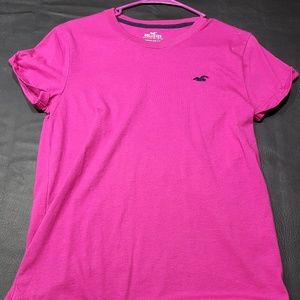 HOLLISTER CURVED HEM TSHIRT